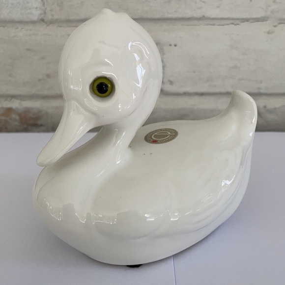 Canadian Pottery Duck Baby Duckling With Realistic Eyes - Picture 3 of 11